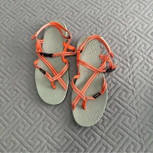 Keen Women’s Adjustable Thin Strappy Z Strap Orange Sandal - Size 6
